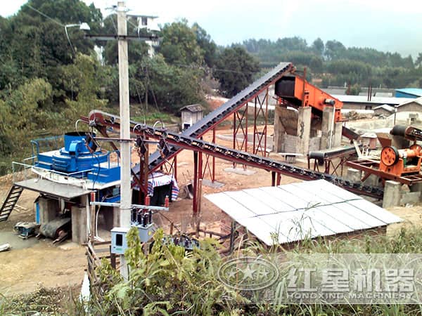制砂機(jī)現(xiàn)場(chǎng)作業(yè)圖