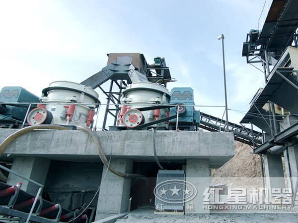 1000tph碎石機(jī)作業(yè)現(xiàn)場(chǎng)圖