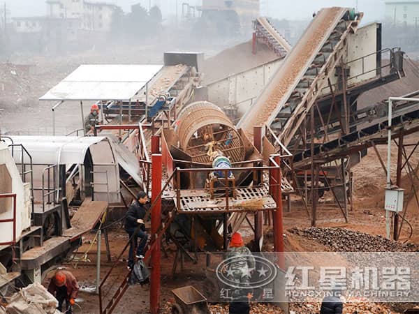 移動式建筑垃圾破碎機用戶生產(chǎn)現(xiàn)場