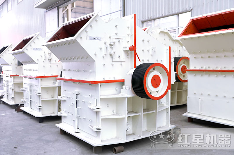 細(xì)碎制砂機(jī)車間實(shí)拍圖，效能高