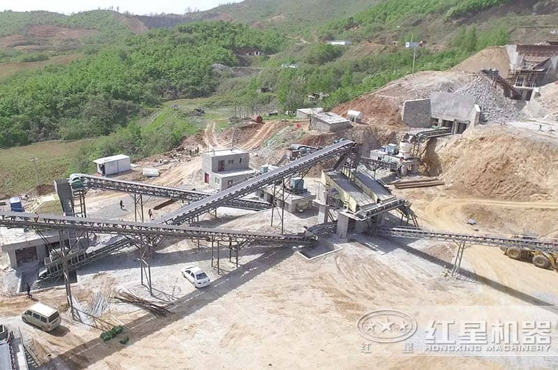 顎式破碎機(jī)現(xiàn)場(chǎng)實(shí)拍